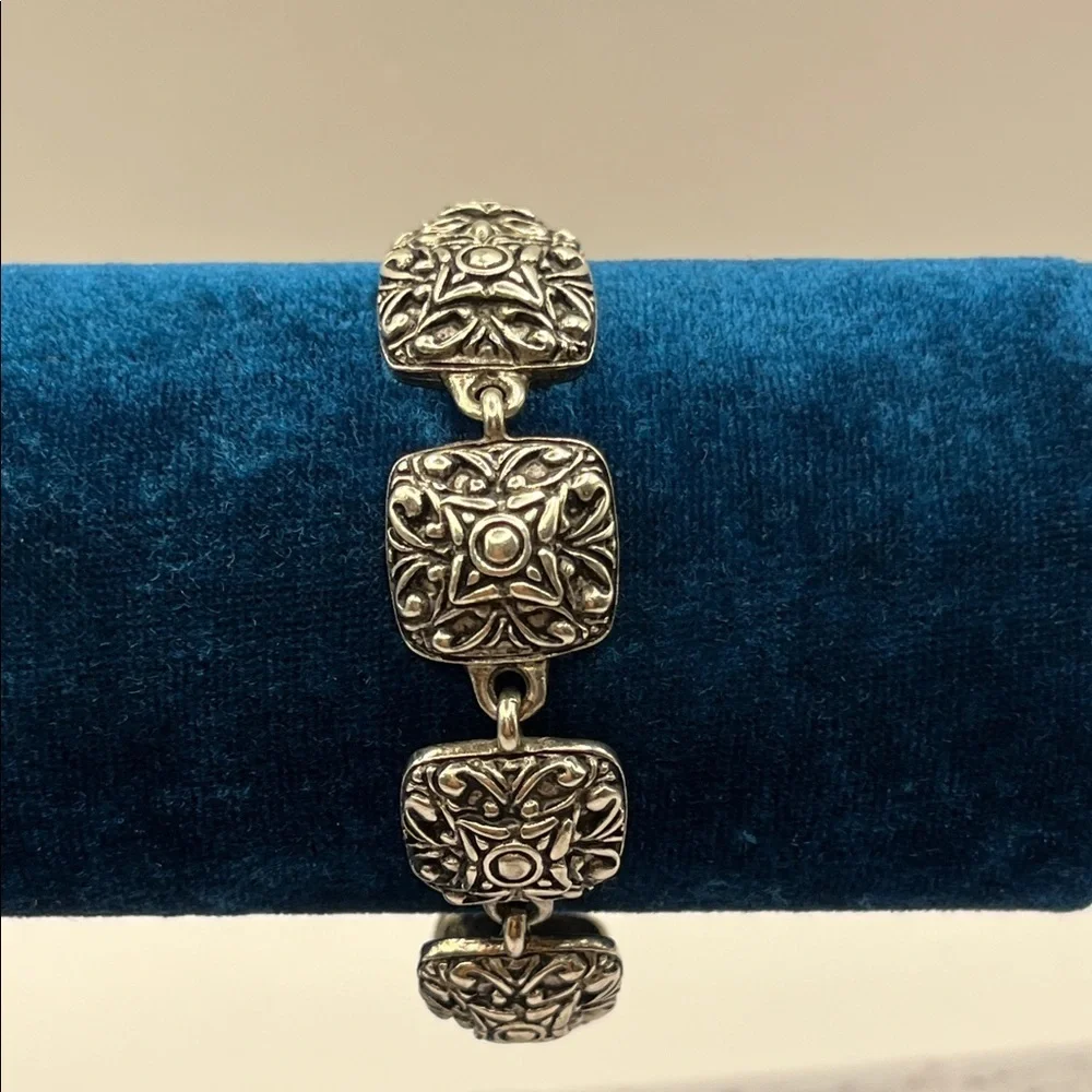 Bracelet Bailey Silver Floral Bracelet Vintage Swirl Toggle Closure